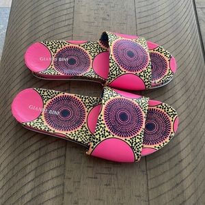 Like New Gianni Bini Slide-On Sandals